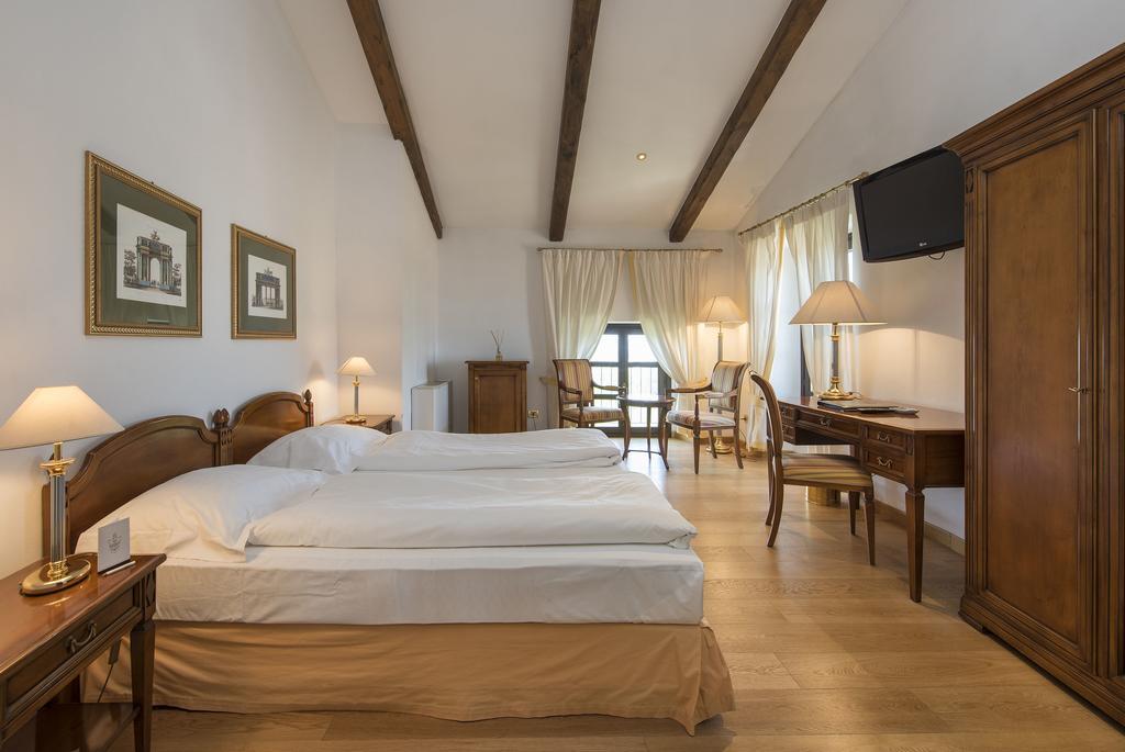 Sunstar Hotel Piemont Castello Di Villa Isola d'Asti 객실 사진